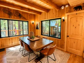 Cozy 3BR Cabin w AC, Games, 10 Min to Donner Lake - Image 3