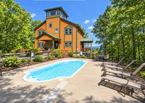 Poolside Mountain Retreat- Luxury Family-sized - Image 3