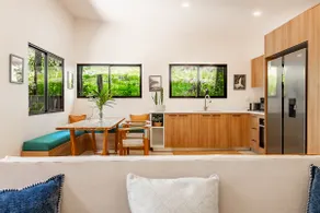 Walk 2 the beach: 2 Private Villas, 3BR, Sleeps 6+ - Image 3