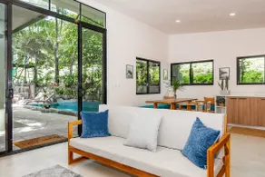 Walk 2 the beach: 2 Private Villas, 3BR, Sleeps 6+ - Image 2