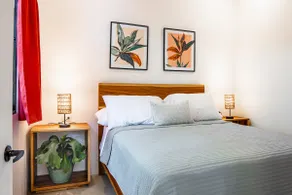 Walk 2 the beach: 2 Private Villas, 3BR, Sleeps 6+ - Image 5