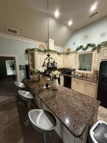 Standalone Smart Home Oasis: 2BR, 3 Smart TVs! - Image 5