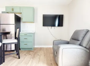 5th Street Retreat - KING 1BD-1BA Apt in Henderson - Image 2