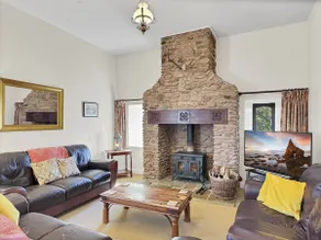 Rainsbury House - Image 2