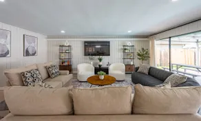 Modern Family Fun Home Pool & Game Room Near Hobby - Image 5