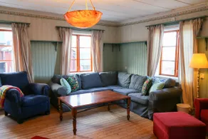Rural idyll with lake views - large & cozy house. - Image 2