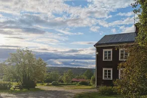 Rural idyll with lake views - large & cozy house. - Image 5