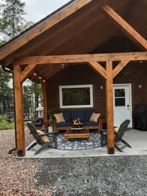 Rock Cottage: Cozy Lake & Ski Cabin - Image 3
