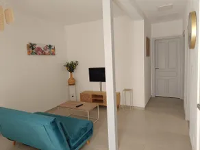 Bright cocoon with private courtyard - Image 2