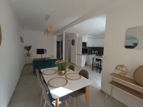 Bright cocoon with private courtyard - Image 4
