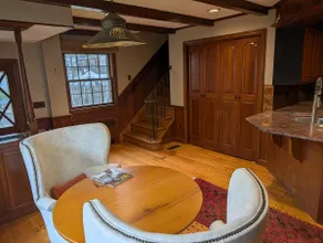 Spacious 1 Bedroom 2 Story - Full Kitchen - Image 5