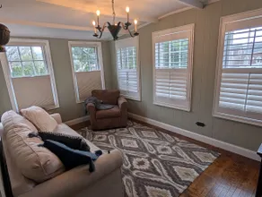 Spacious 1 Bedroom 2 Story - Full Kitchen - Image 3