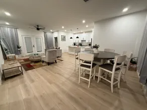 Stylish Houston Getaway | Sleeps 9 | Near IAH - Image 3