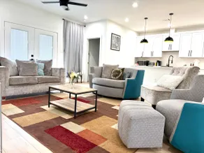 Stylish Houston Getaway | Sleeps 9 | Near IAH - Image 2