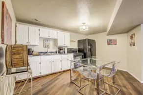 NO FEE Mtn Vw Bsmt Apt & Hot Tub - Image 3