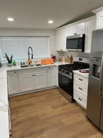 House with a vibe in West Sac - Image 5