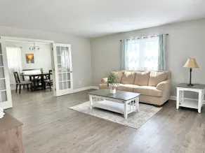 Cozy & Spacious Home in Quiet Area - Image 3