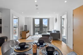 Luxurious 2 bed city centre apartment!!! - Image 5