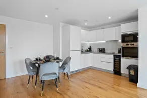 Luxurious 2 bed city centre apartment!!! - Image 3