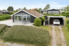 Newly renovated cottage overlooking Aarhus bay - Image 2