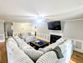 4/2 Updated home. Close to base & beaches! - Image 4