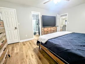 4/2 Updated home. Close to base & beaches! - Image 3