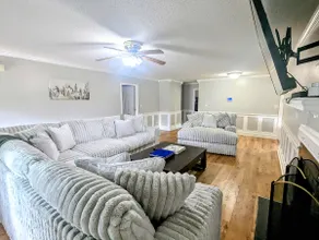 4/2 Updated home. Close to base & beaches! - Image 5