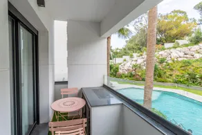 Seaside Pool View 3BR/2BA, Balcony, 5 min to Train - Image 2
