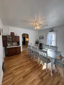Cozy~Mins to Lake Mi ~Spacious ~Sleeps 12 5 BR~3 B - Image 3