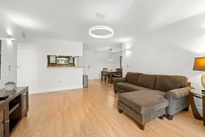 Yacht Club Luxurious 2 Bedroom and 2 Bathroom With Baby Crib - Image 5