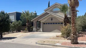 Rare to find a Desert Jewel, Beautiful Cozy Home! - Image 2