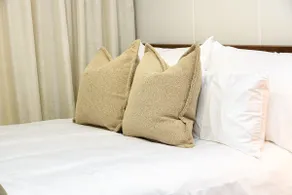 Luxury Modern Rosebank 1BR l Wi-Fi & Parking - Image 4