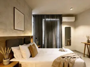 Exclusive Retreat off the Sea Front Promenade - Image 3