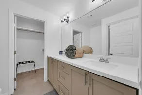 Modern, Clean + Convenient Stay - Image 3