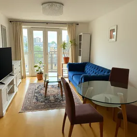 Riverside 1bd near Canary Wharf, O2, City Airport - Image 2