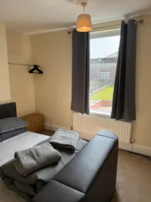 Big Sleeps 8 | Parking Train Tram Pubs | Hucknall - Image 5