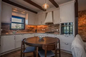 Kukutsi 1415 – Private Villa in Olive Grove - Image 2