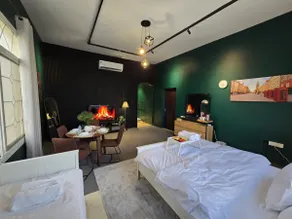 Modern Luxe Stay with Kitchen near Meydan street - Image 5