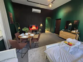 Modern Luxe Stay with Kitchen near Meydan street - Image 4