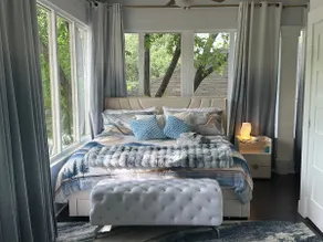 Walk to UT|100” TV|Massage Chair|King Beds|Themes - Image 5