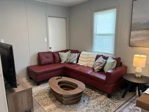 Stylish 3BR Escape - Cozy, Modern, and Comfort - Image 3