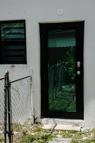 Central location - Image 4