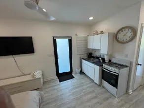 Central location - Image 3