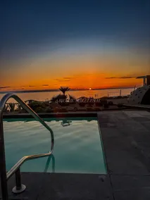Sea & Relax: 3 Pools and Oceanfront Jacuzzi - Image 3