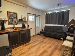 Apt - within 3 miles of downtown - Image 3