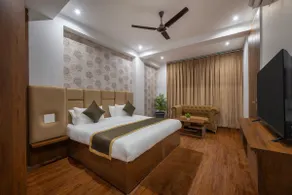 Echron|2Bhk Aprt|Jacuzzi|Balcony| - Image 2