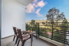 Echron|2Bhk Aprt|Jacuzzi|Balcony| - Image 3