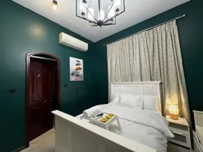 Pretty room|Sleeps 3|Free parking - Image 3