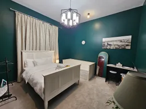Pretty room|Sleeps 3|Free parking - Image 2