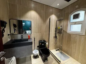 Pretty room|Sleeps 3|Free parking - Image 5